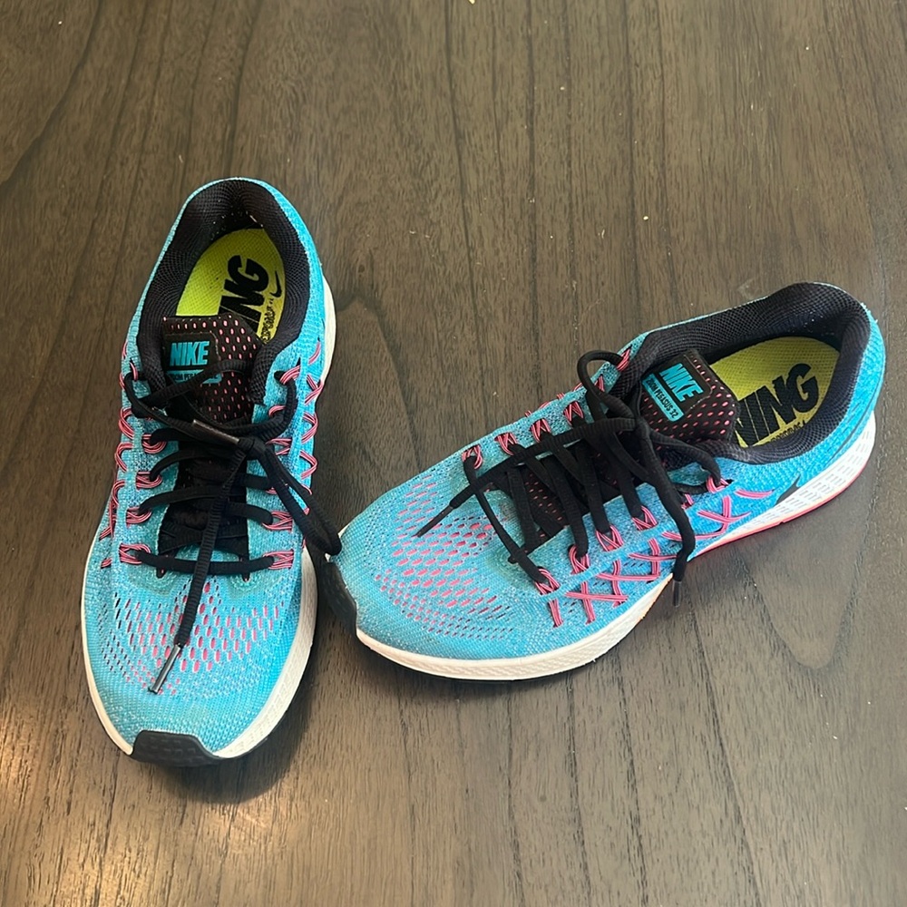 Nike Zoom Pegasus 32 Running Tennis Shoes sz 9